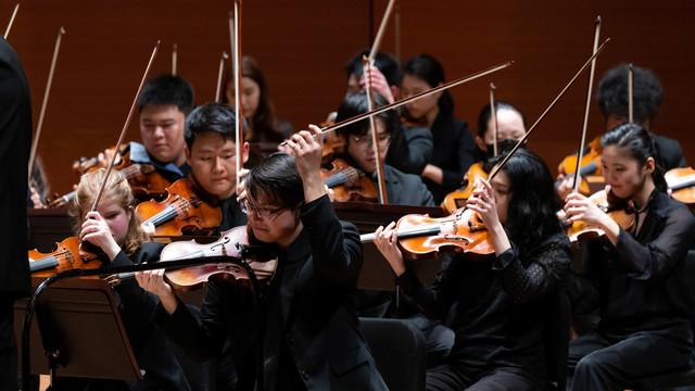 Juilliard Orchestra Conducted by Donald Runnicles